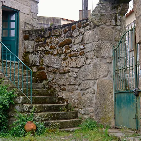 Casa Do Mogadouro Holiday home *