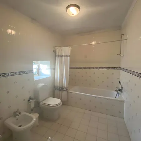 Casa Do Mogadouro Holiday home Mesquitela